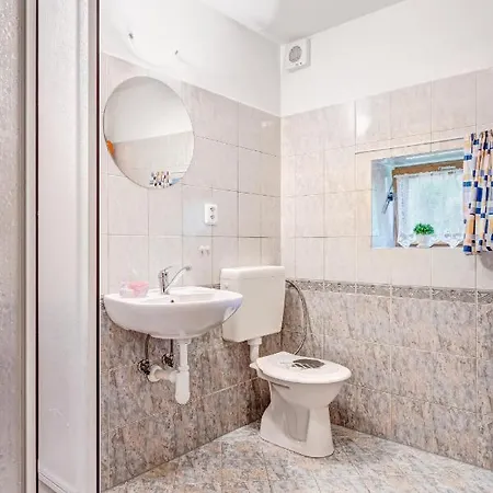 Roubenka Javor 33 *