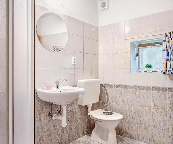 Roubenka Javor 33 *